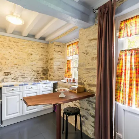 Le Pont De Benneville Bed & Breakfast