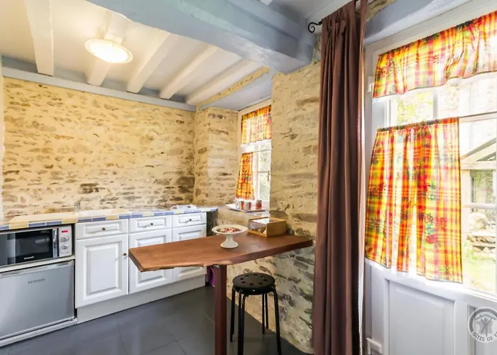 Le Pont De Benneville Bed & Breakfast